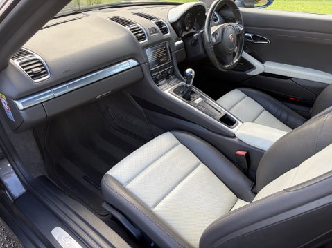 Porsche Cayman 24V 17