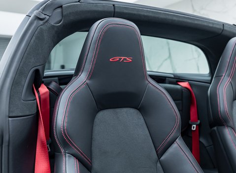 Porsche 911 Targa 4 GTS (992) 21