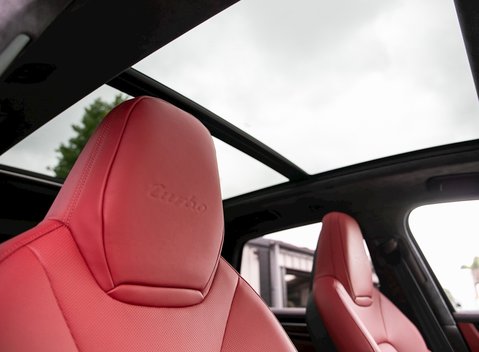 Porsche Cayenne Turbo 16