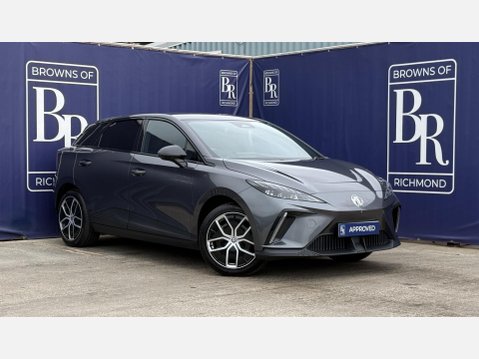 MG MG4 64kWh Trophy Long Range Hatchback 5dr Electric Auto (203 ps) 1