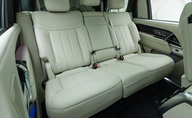 Land Rover Range Rover P400 AUTOBIOGRAPHY LWB 7 Seater 17