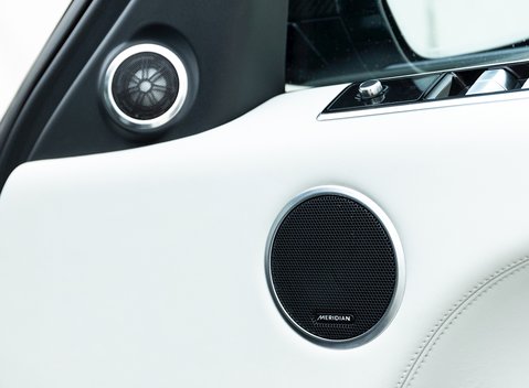 Land Rover Range Rover Sport 5.0 SVR Carbon Edition 24