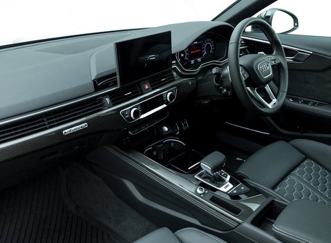 Audi RS4 Avant Carbon Black 16