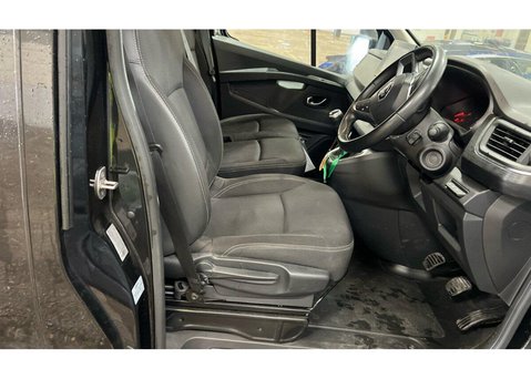 Renault Trafic 2.0 dCi Blue SL28 Sport+ Panel Van 5dr Diesel Manual L1 H1 Euro 6 (s/s) (15 11