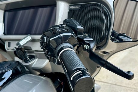 Harley-Davidson Cvo 2.0 CVO Street Glide 1977 23 42