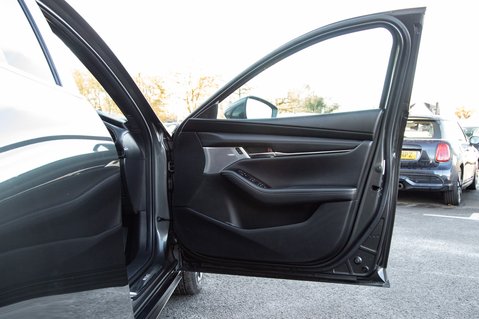 Mazda 3 GT SPORT TECH MHEV 14