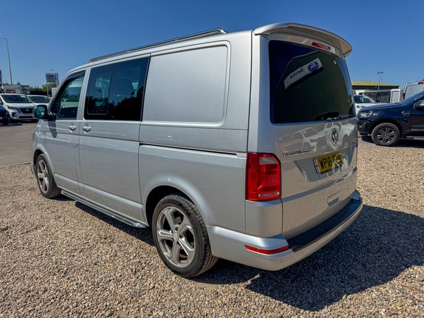 Volkswagen Transporter AUTO Crew Cab SWB L1H1 210BHP T32 Tdi Sportline Kombi Nav EURO 6 NO VAT 11
