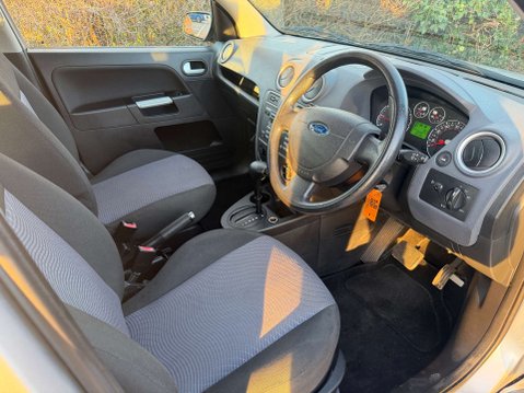 Ford Fusion 1.6 Fusion Zetec Auto 5dr 12