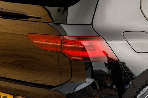 Volkswagen Golf R TSI 4MOTION DSG 9