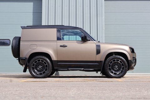 Land Rover Defender 90 DEMO  HARD TOP 350  X-DYNAMIC HSE s 20k spend inc genuine rear seat   7