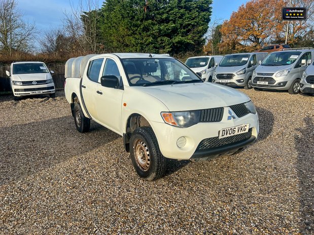 Mitsubishi L200 4Work | 2.5 LT | Double Cab | Cruise Control | NO VAT 4