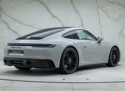 Porsche 911 Carrera GTS (992) 6