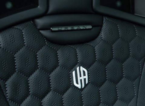 Land Rover Defender 90 V8 P525 URBAN 16