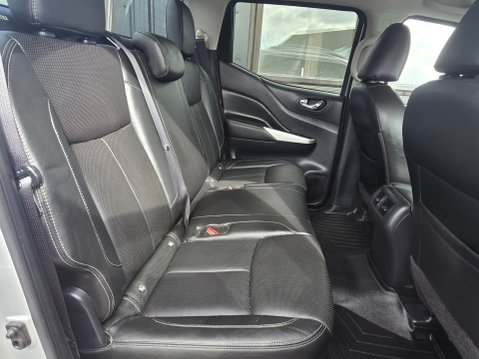Nissan Navara DCI TEKNA SHR DCB 7