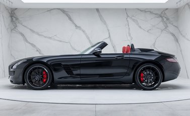 Mercedes-Benz SLS AMG ROADSTER 6