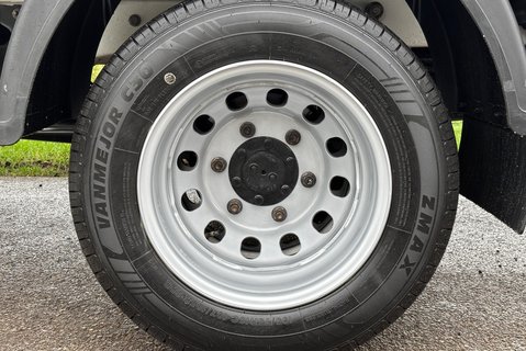 Ford Transit 350 Drw L4 130 ps Single Cab Dropside Truck with Tail Lift - Plant Spec 32