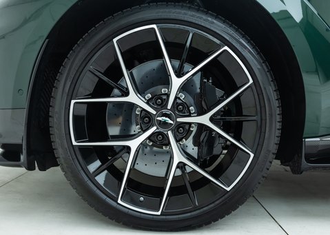 Aston Martin DBX 707 