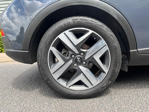 Hyundai BAYON T-GDI PREMIUM MHEV 12