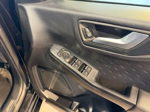 Ford Kuga 2.0 EcoBlue MHEV ST-Line SUV 5dr Diesel Manual Euro 6 (s/s) (150 ps) 28