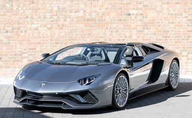 Lamborghini Aventador S LP740-4 Roadster 6