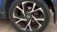 Toyota C-HR 1.8 VVT-h Design SUV 5dr Petrol Hybrid CVT Euro 6 (s/s) (122 ps) 10