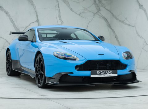 Aston Martin Vantage GT8 6