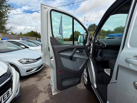 Ford Transit Custom 2.0 TDCi 270 Limited Panel Van 5dr Diesel Manual L1 H1 (157 g/km, 128 bhp) 31