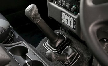 Land Rover Defender 90 Autobiography Edition 18