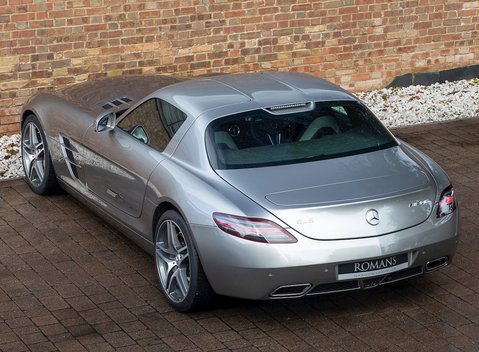 Mercedes-Benz SLS AMG 11