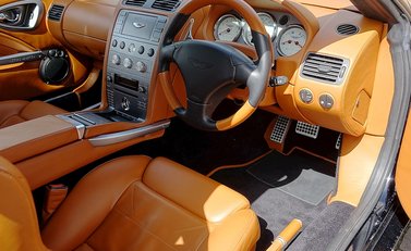 Aston Martin Vanquish S 14