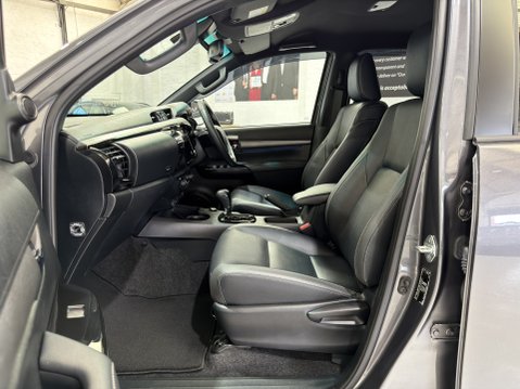 Toyota Hilux INVINCIBLE X 4WD 48V MHEV AUTO 41