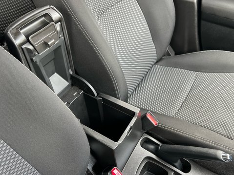 Suzuki Vitara SZ-T BOOSTERJET MHEV 29