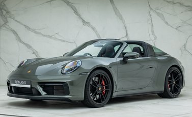 Porsche 911 Targa 4 GTS (992) 1