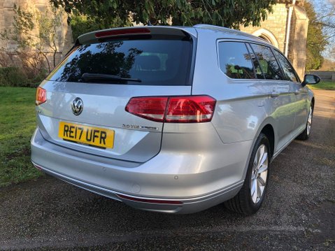 Volkswagen Passat SE BUSINESS TDI BLUEMOTION TECH DSG 19