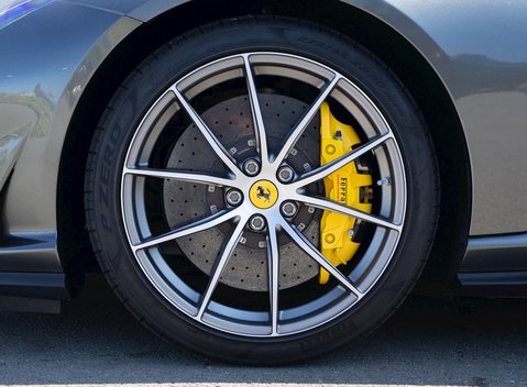 Ferrari 812 Superfast 10