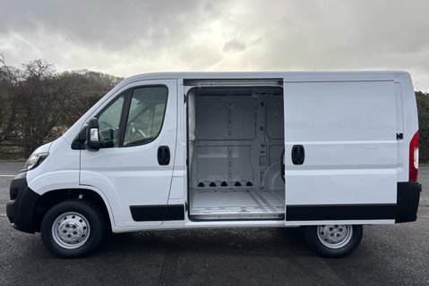 Peugeot Boxer 333 L1 H1 120 ps BlueHdi Professional - Sat Nav & Air Con 8