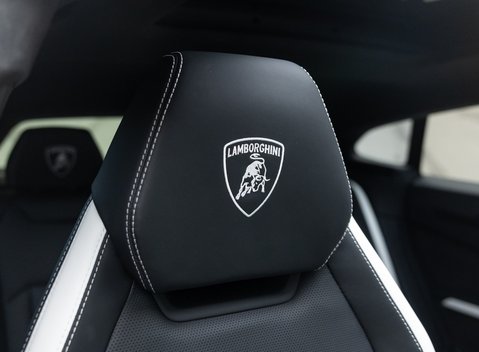 Lamborghini Urus SE 16