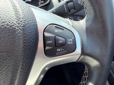 Ford Fiesta 1.0 TITANIUM 21