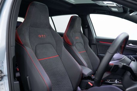 Volkswagen Golf 2.0 Golf GTi Clubsport TSi Semi-Auto 5dr 25