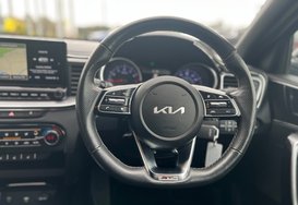 Kia Xceed 1..5 GT-LINE 32