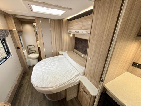 Coachman Acadia 575  22