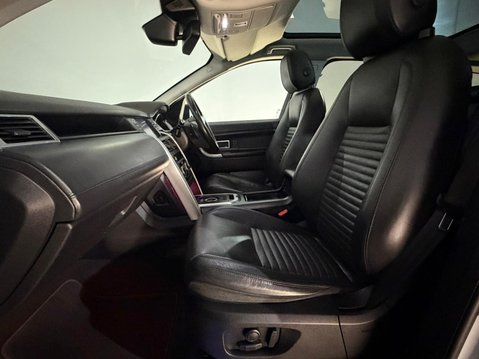 Land Rover Discovery Sport SD4 HSE LUXURY 17