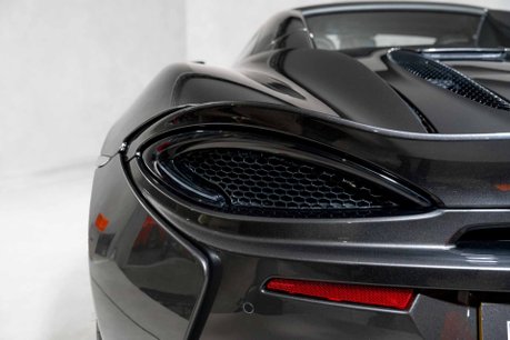 McLaren 570S SPIDER. WARRANTY. FULL MSH. CERAMIC BRAKES. SPORT EXHAUST. FRONT LIFT. B&O 31