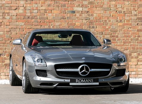 Mercedes-Benz SLS AMG 1