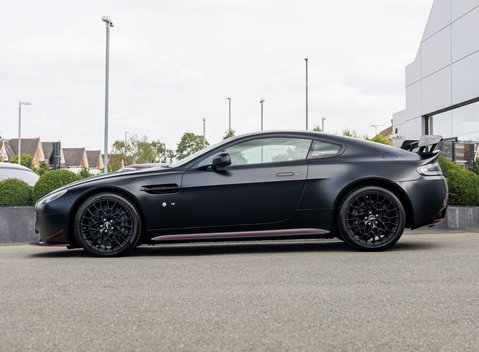 Aston Martin V12 Vantage S 3