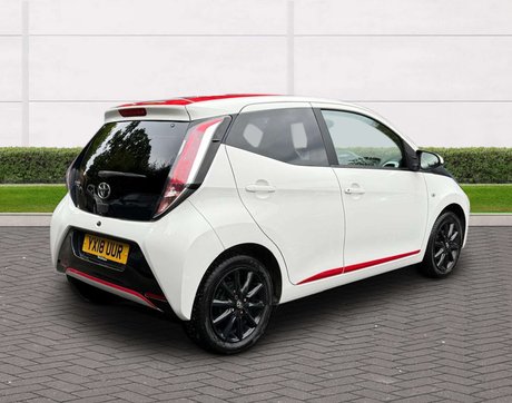 Toyota Aygo 1.0 Aygo X-Press VVT-i CVT 5dr 3