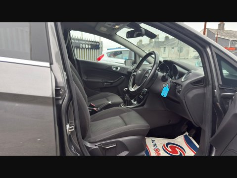 Ford Fiesta TITANIUM 9